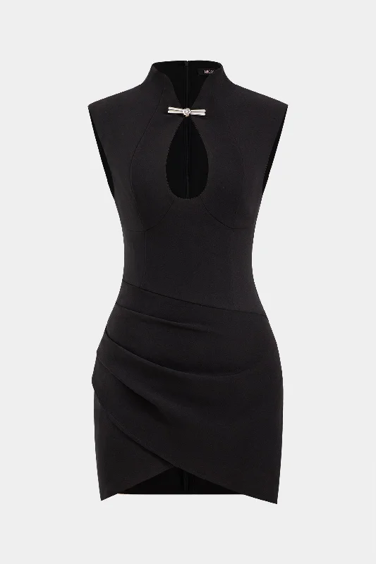 Mini dresses with gathered skirts for a voluminous effect Metallic Ruched Zipper Mini Dress Mini dresses with gathered skirts for a voluminous effect Metallic Ruched Zipper Mini Dress