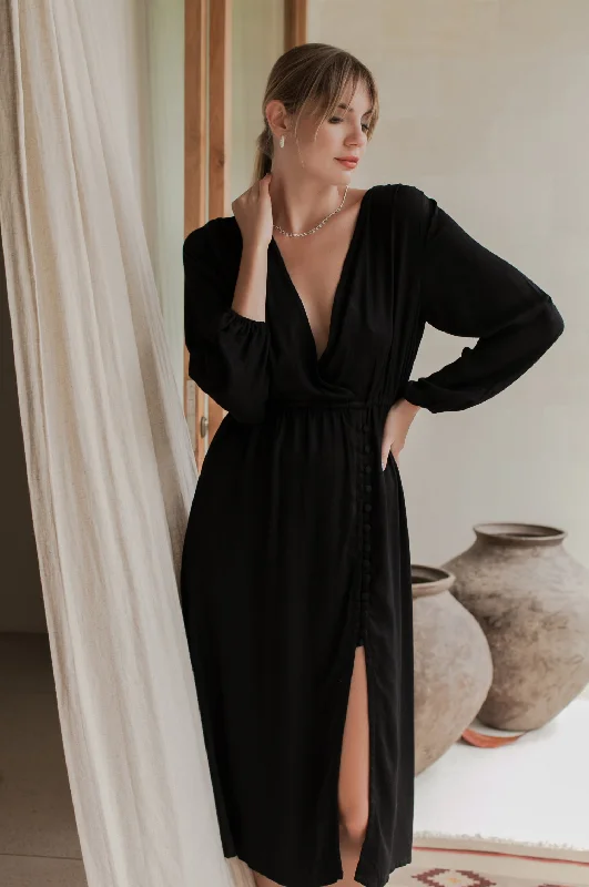 Midi dresses with ribbed textures for a unique and tactile appearance Greta Long Sleeve Midi Dress Midi dresses with ribbed textures for a unique and tactile appearance Greta Long Sleeve Midi Dress