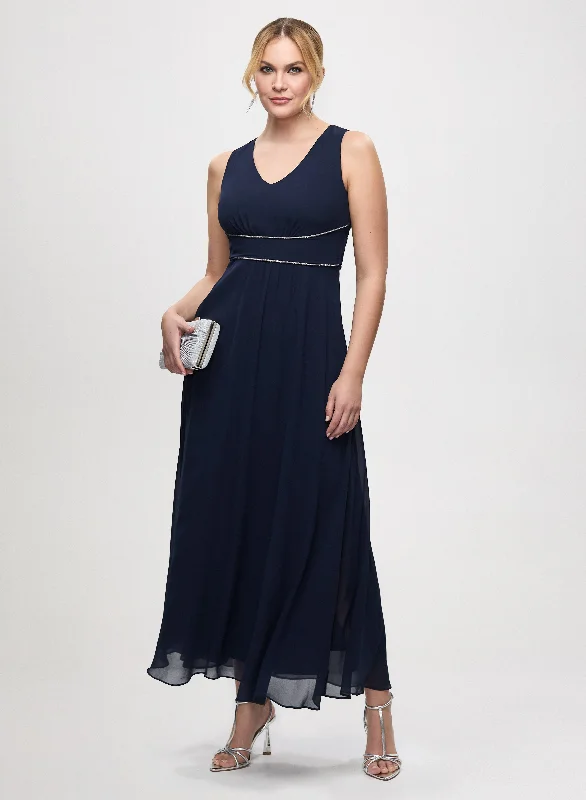 Midi dresses with wrap - around skirts for a customizable fit Sleeveless Evening Dress & Assorted Scarf Midi dresses with wrap - around skirts for a customizable fit Sleeveless Evening Dress & Assorted Scarf