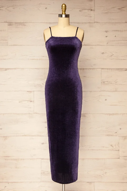 Midi dresses with tiered skirts for a bohemian festival look Hiroz | Navy Velours Maxi Slip Dress Midi dresses with tiered skirts for a bohemian festival look Hiroz | Navy Velours Maxi Slip Dress