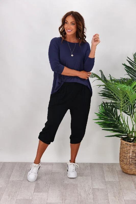 Women's Denim - Look Tight Trousers in Light Blue for a Casual and Versatile OptionBetty Basics Tokyo 3/4 Pants Black Women's Denim - Look Tight Trousers in Light Blue for a Casual and Versatile OptionBetty Basics Tokyo 3/4 Pants Black