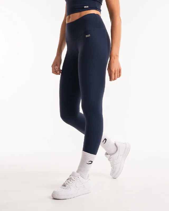 Women's Velvet Tight Trousers in Burgundy for a Luxurious and Elegant AppearanceDelia Leggings - Navy Women's Velvet Tight Trousers in Burgundy for a Luxurious and Elegant AppearanceDelia Leggings - Navy