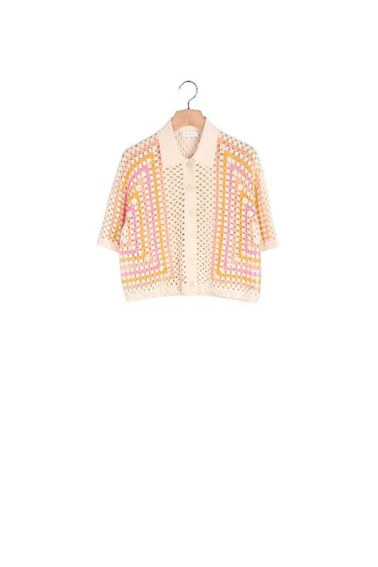 hand knitted women cardigan with artisanal charmCardigan en crochet