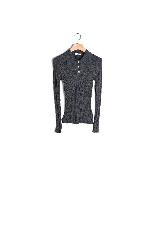 cropped women cardigan to pair with high - waisted jeansPull en maille à boutons bijoux cropped women cardigan to pair with high - waisted jeansPull en maille à boutons bijoux