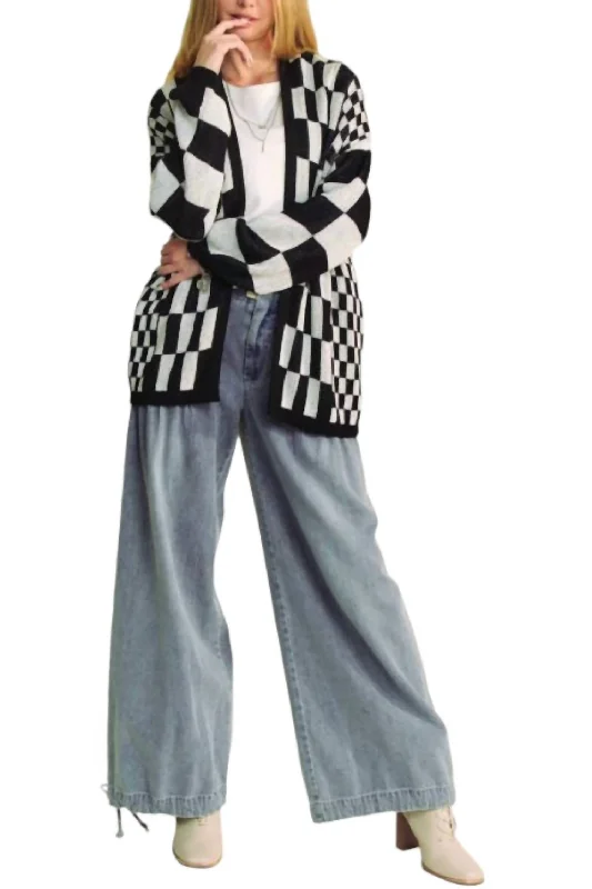 V - Neck Women's Ribbed Sweater Dresses with Belt for a Defined WaistCheckered Cardigan In Black/white V - Neck Women's Ribbed Sweater Dresses with Belt for a Defined WaistCheckered Cardigan In Black/white