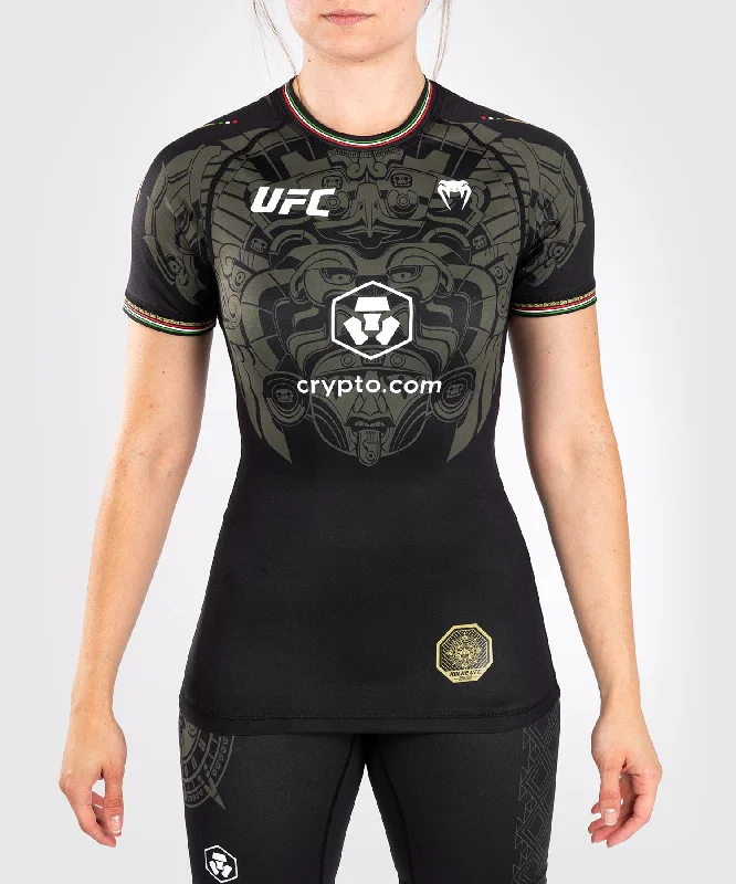 Pocketed Women T Shirt for Added FunctionalityNoche UFC By Venum Authentic Fight Night Women’s Performance Short Sleeve Rashguard - Black Pocketed Women T Shirt for Added FunctionalityNoche UFC By Venum Authentic Fight Night Women’s Performance Short Sleeve Rashguard - Black