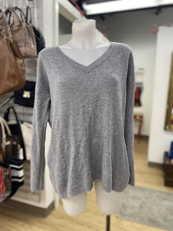 Button - Down Women's Shetland Wool Sweaters in Traditional PatternsSoft Joie sweater L Button - Down Women's Shetland Wool Sweaters in Traditional PatternsSoft Joie sweater L