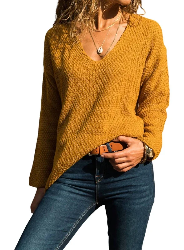 Plus Size Women's Asymmetric Hem Sweater Dresses in Modern DesignsV-Neck Brass Knitted Pocket Sweater In Mustard Plus Size Women's Asymmetric Hem Sweater Dresses in Modern DesignsV-Neck Brass Knitted Pocket Sweater In Mustard