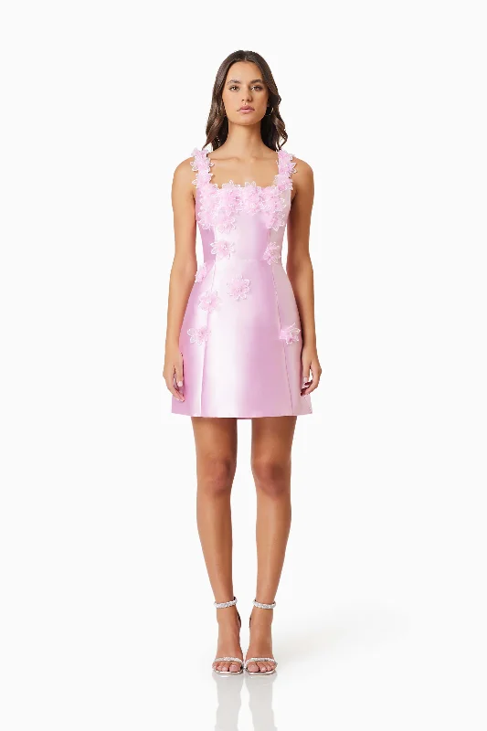 Empire Waist Women Dress to Accentuate the Bust and Conceal the WaistElder Floral Decal Applique Mini Dress In Pink Empire Waist Women Dress to Accentuate the Bust and Conceal the WaistElder Floral Decal Applique Mini Dress In Pink