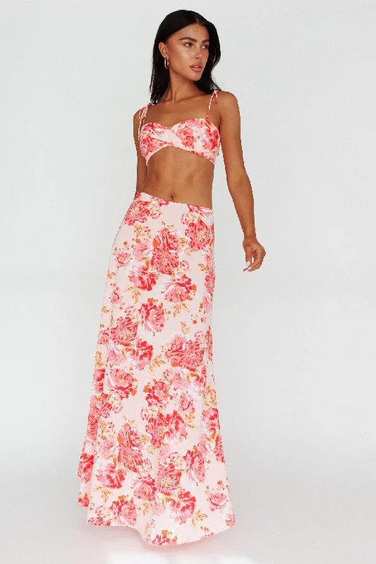 Halter Neck Women Dress to Show Off the Shoulders and NecklineGabbi Maxi Skirt Floral Print Pink Halter Neck Women Dress to Show Off the Shoulders and NecklineGabbi Maxi Skirt Floral Print Pink