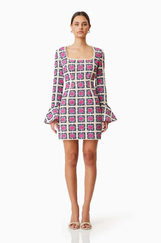 Empire Waist Women Dress to Accentuate the Bust and Conceal the WaistLuna Fitted Long Sleeved Mini Dress In Pink Empire Waist Women Dress to Accentuate the Bust and Conceal the WaistLuna Fitted Long Sleeved Mini Dress In Pink