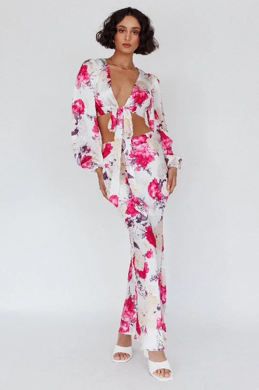 Maxi Women Dress with Floral Print for a Bohemian VibeMeet Me In Fiji Maxi Skirt Floral Pink Maxi Women Dress with Floral Print for a Bohemian VibeMeet Me In Fiji Maxi Skirt Floral Pink