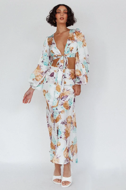 Maxi Women Dress with Floral Print for a Bohemian VibeMeet Me In Fiji Maxi Skirt Floral Yellow Maxi Women Dress with Floral Print for a Bohemian VibeMeet Me In Fiji Maxi Skirt Floral Yellow