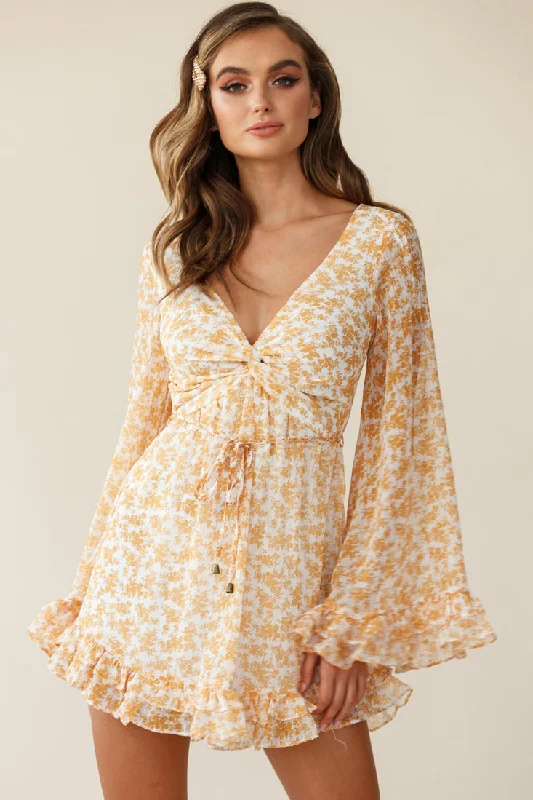 Pleated Women Dress with a Timeless and Elegant TexturePerri Bell Sleeve Twist Knot Bust Dress Floral Print Yellow Pleated Women Dress with a Timeless and Elegant TexturePerri Bell Sleeve Twist Knot Bust Dress Floral Print Yellow
