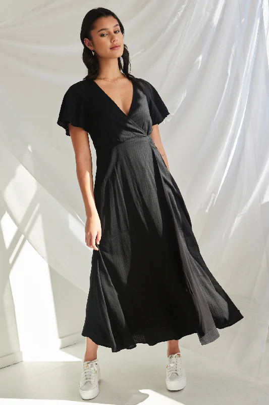 Long - Sleeve Women Dress in Velvet for a Luxurious Winter LookResonance Black Ss Wrap Maxi Dress Long - Sleeve Women Dress in Velvet for a Luxurious Winter LookResonance Black Ss Wrap Maxi Dress