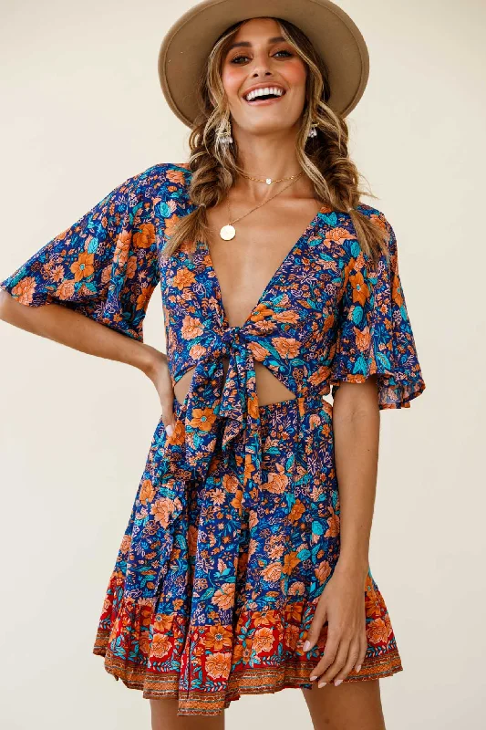 Empire Waist Women Dress to Accentuate the Bust and Conceal the WaistSuva Tie-Knot Bust A-Line Dress Floral Print Navy Empire Waist Women Dress to Accentuate the Bust and Conceal the WaistSuva Tie-Knot Bust A-Line Dress Floral Print Navy