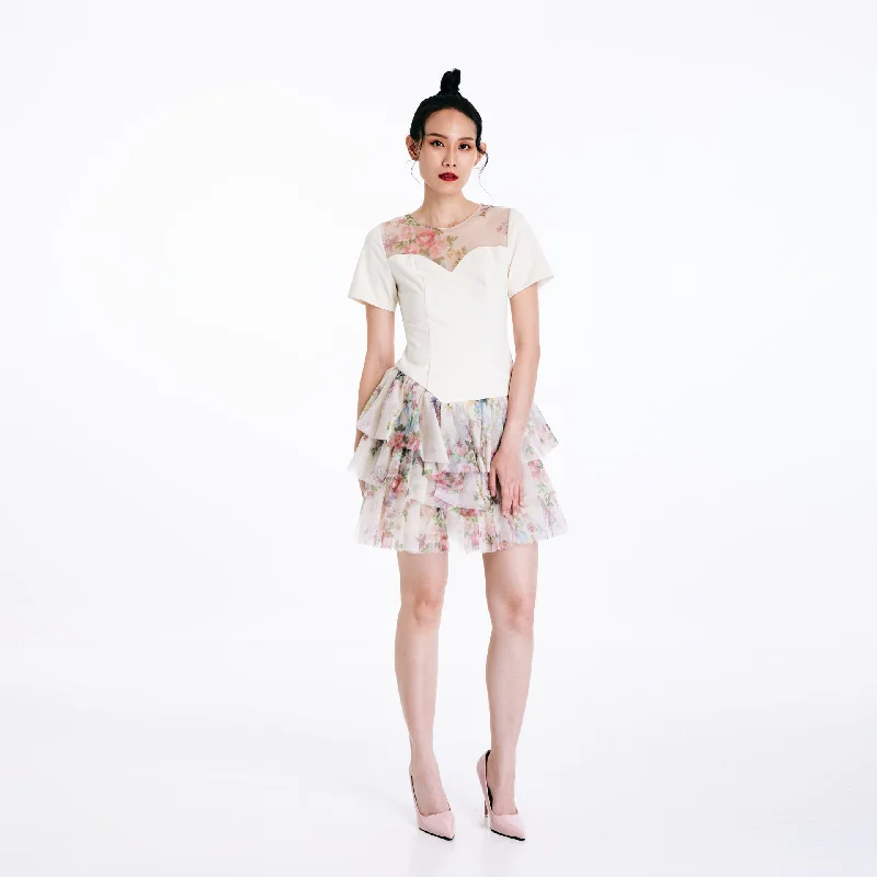 Halter Neck Women Dress to Show Off the Shoulders and Neckline Halter Neck Women Dress to Show Off the Shoulders and Neckline Emilia Knit Dress Halter Neck Women Dress to Show Off the Shoulders and Neckline Halter Neck Women Dress to Show Off the Shoulders and Neckline Emilia Knit Dress