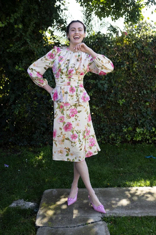 Empire Waist Women Dress to Accentuate the Bust and Conceal the Waist Empire Waist Women Dress to Accentuate the Bust and Conceal the Waist GRACIELA DRESS - CREAM FLORAL Empire Waist Women Dress to Accentuate the Bust and Conceal the Waist Empire Waist Women Dress to Accentuate the Bust and Conceal the Waist GRACIELA DRESS - CREAM FLORAL
