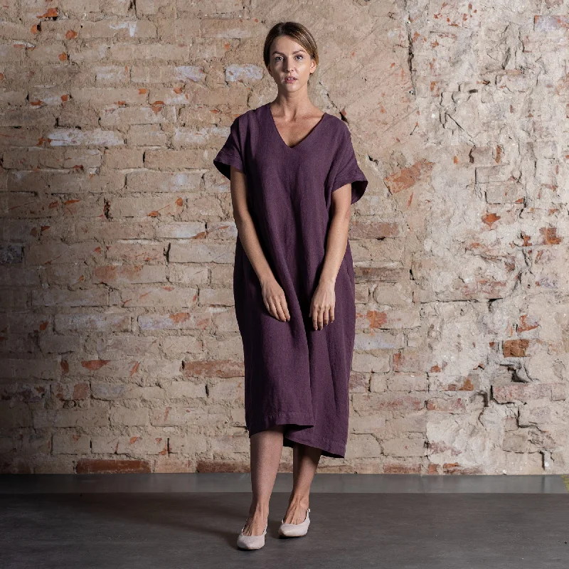 Midi dresses with abstract art prints for an artistic statementLoose Dress Joelle Shadow Purple Midi dresses with abstract art prints for an artistic statementLoose Dress Joelle Shadow Purple