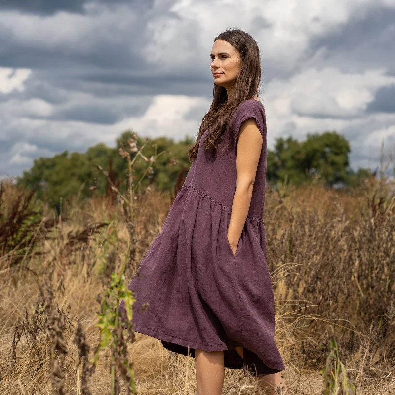 Midi dresses with asymmetric hems for a fashion - forward and dynamic appearanceSmock Dress Cecilia Shadow Purple Midi dresses with asymmetric hems for a fashion - forward and dynamic appearanceSmock Dress Cecilia Shadow Purple