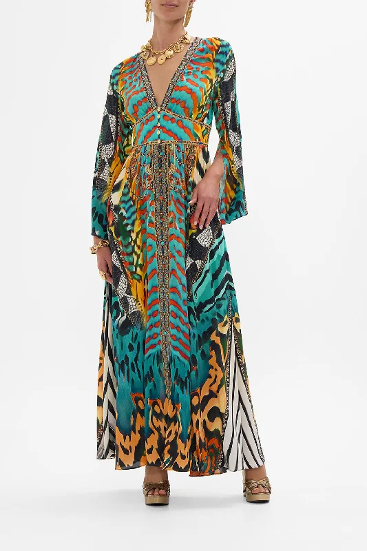 Maxi dresses with pocket details for added functionalityKIMONO SLEEVE DRESS WITH SHIRRING DETAIL DESERT VISIONS Maxi dresses with pocket details for added functionalityKIMONO SLEEVE DRESS WITH SHIRRING DETAIL DESERT VISIONS