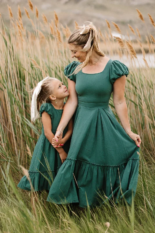 Cotton maxi dresses for a comfortable and everyday - wear optionDahlia Dress in Green Cotton maxi dresses for a comfortable and everyday - wear optionDahlia Dress in Green