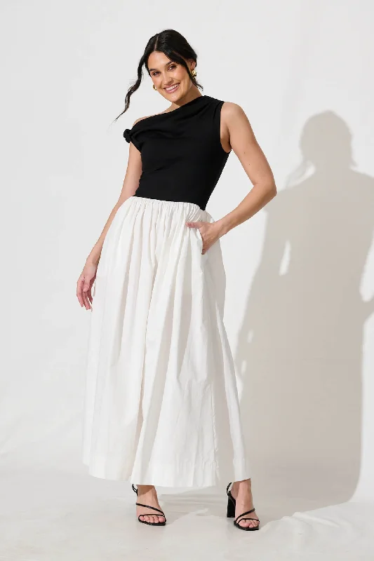 Maxi dresses with an empire waist for a flattering fit on all body typesMerci Maxi Dress in Black and White Cotton Maxi dresses with an empire waist for a flattering fit on all body typesMerci Maxi Dress in Black and White Cotton