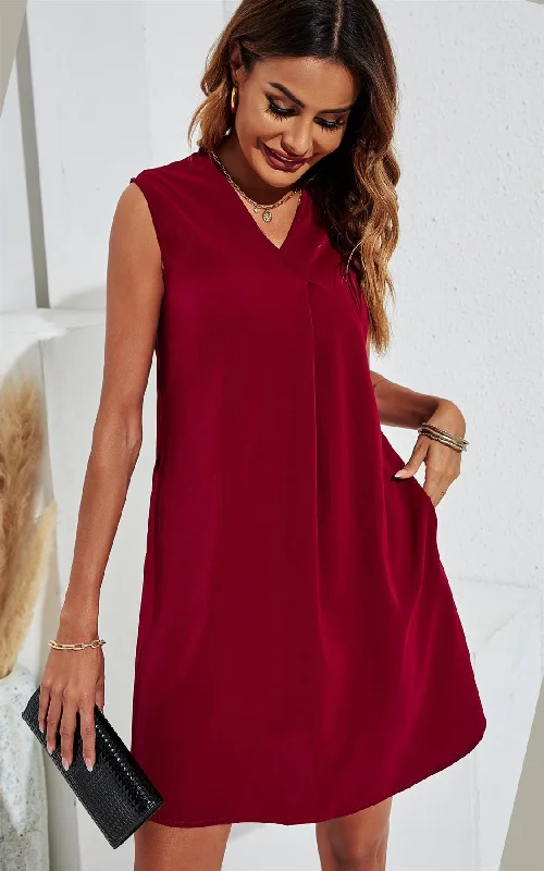 Linen mini dresses for a breathable summer optionSchulterfreies Minikleid mit V-Ausschnitt in Weinrot Linen mini dresses for a breathable summer optionSchulterfreies Minikleid mit V-Ausschnitt in Weinrot