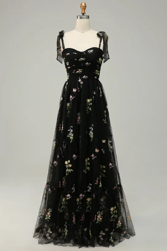 Cocktail dresses with a patchwork pattern and a mid - thigh lengthA Line Spaghetti Straps Black Long Prom Dress with Embroidery Cocktail dresses with a patchwork pattern and a mid - thigh lengthA Line Spaghetti Straps Black Long Prom Dress with Embroidery
