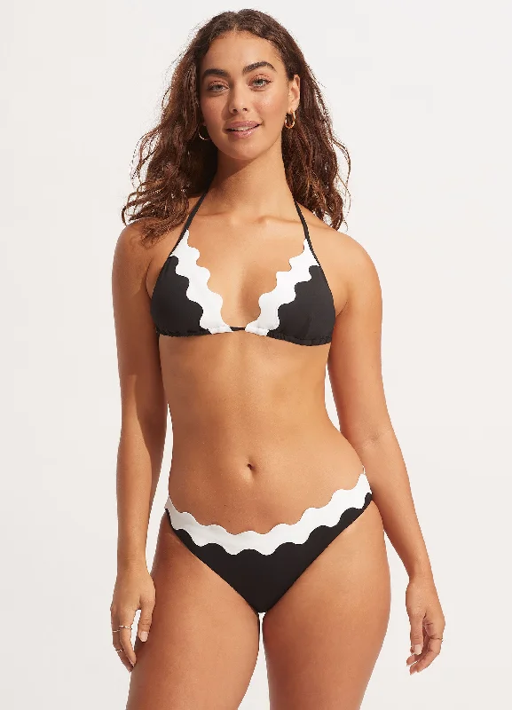 Striped bikini with a classic pattern for a timeless beach aestheticGia Ric Rac Hipster Pant - Black Striped bikini with a classic pattern for a timeless beach aestheticGia Ric Rac Hipster Pant - Black