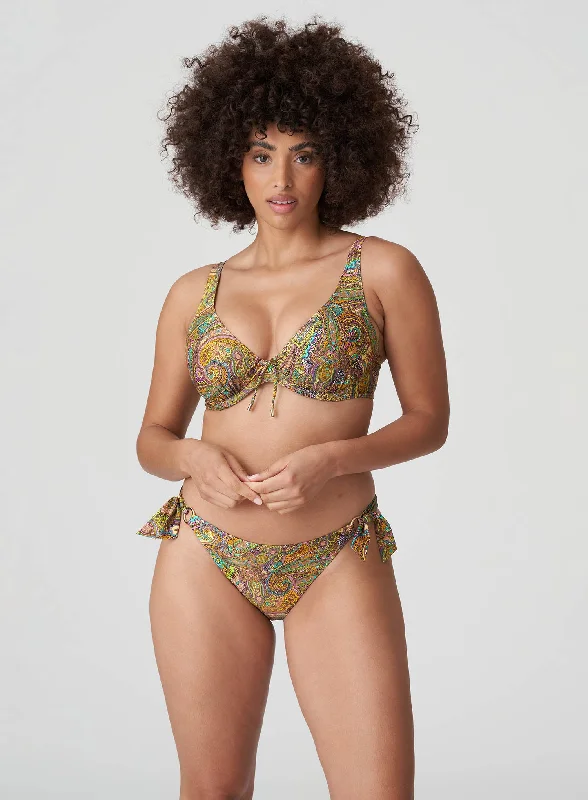 Striped bikini with a classic pattern for a timeless beach aestheticPrimaDonna Swimwear: Sakarun Bikini Brief Sunny Paisley Striped bikini with a classic pattern for a timeless beach aestheticPrimaDonna Swimwear: Sakarun Bikini Brief Sunny Paisley